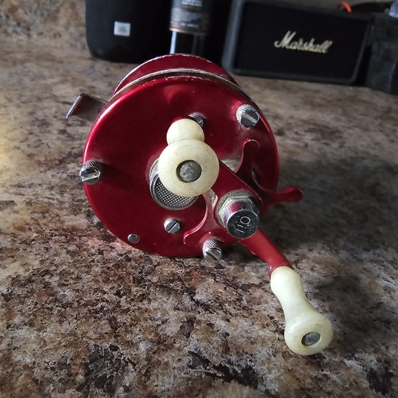 ABU Garcia Vintage Fishing Reel - Picture 3 of 5